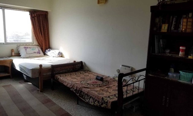 Deira Apartment | Bed spaces for 3 Executive Bachelors in Dubai, 5 Minutes drive from the airport