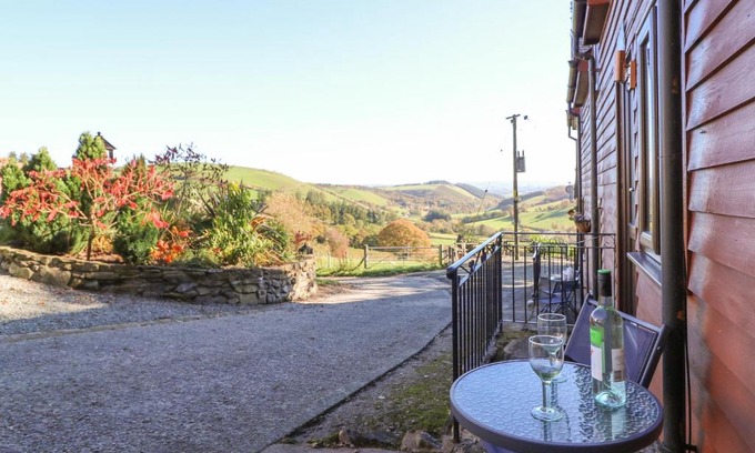 Llanidloes House | Beech Cottage
