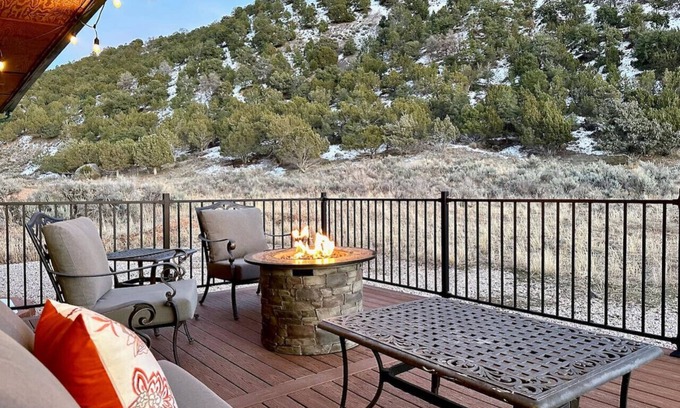 Parowan Cabin | Beehive Basecamp: Explore | Ski | Play | Memories