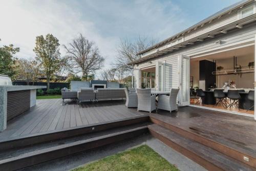 Riccarton Villa | Bel Air Mansion - Sleeps 15 Villa