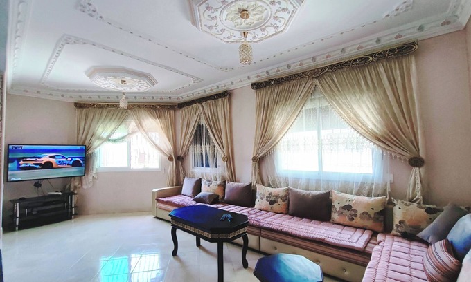 Tangier Apartment | Bel Appartement Dans un Endroit Calme
