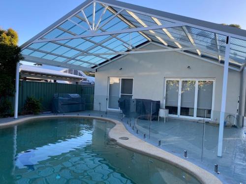 Umina Beach Villa | Bella Cottage by the sea
