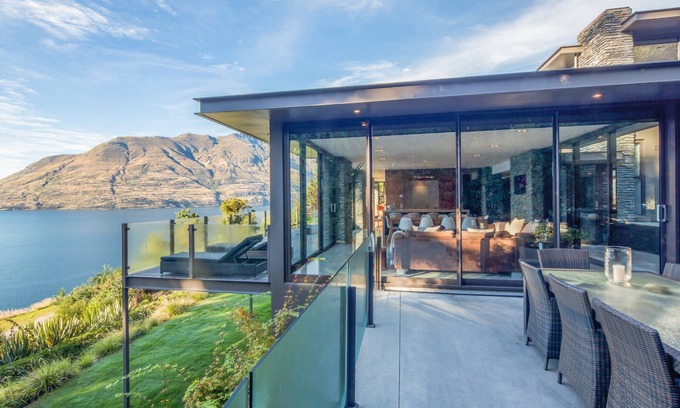 Fernhill House | Bellbrae by MajorDomo - Lake Views, Spa Pool & Private Sauna