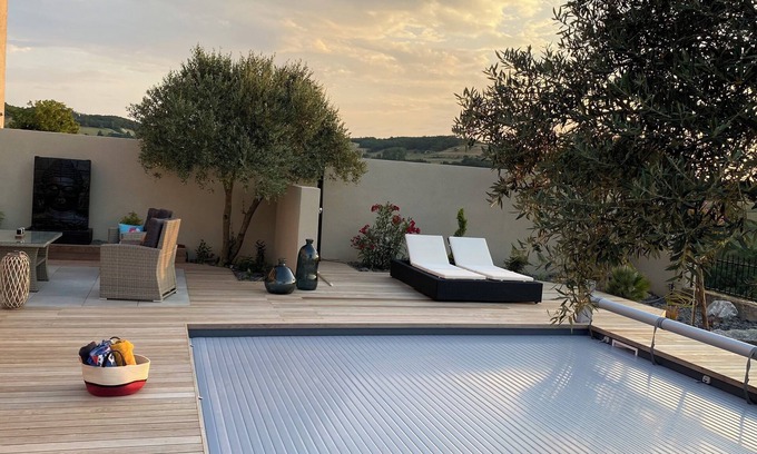 Geyssans House | Belle Bâtisse Avec vue Panoramique et Piscine Chauffée