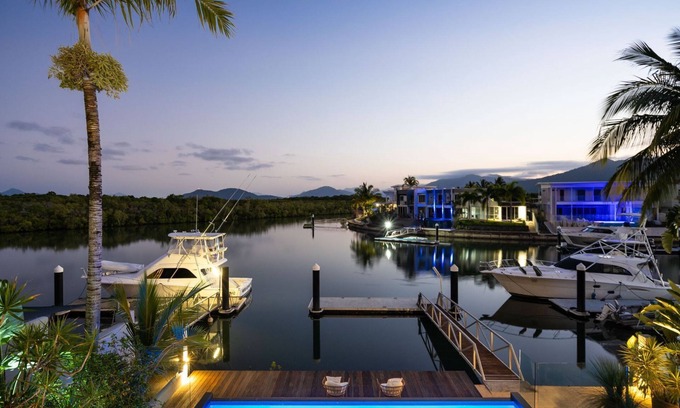 Trinity Park House | Belle Escapes Marina Quay