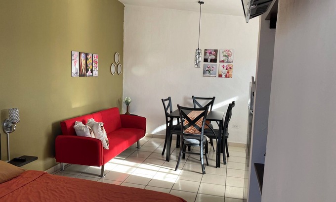 Ampliacion Juarez Apartment | Bello y cómodo departamento ¡A 10 minutos del centro de Cabo San Lucas!