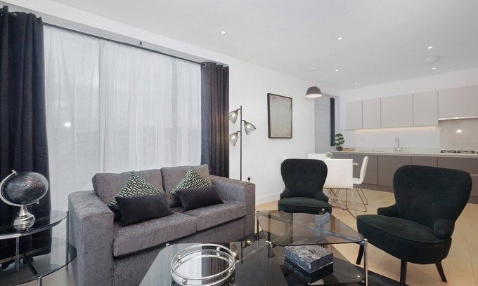 Belmont Apartment | Belmore 2 Bedroom Luxury Apt with Parking in Stanmore, North West London - 15