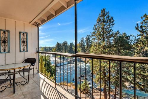 Bend Hotel | Bend Riverside Condos Near Downtown Bend