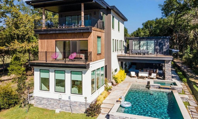 Caney City House | Benjamin Manor in Cedar Creek Lake