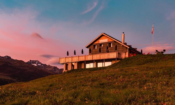 Ernen Cabin | Berghotel Chäserstatt