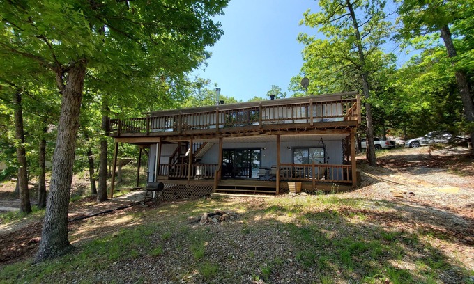 Lost Bridge Village House | BERGS NEST-Lakefront Home-Incredible Shoreline Close to House!