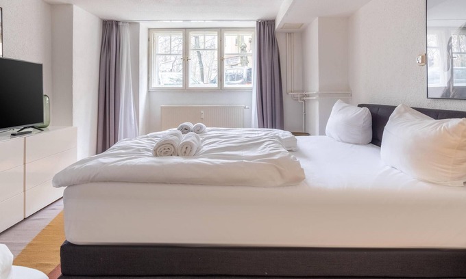 Planterwald Apartment | Berlin Puderstraße | 3-Bedroom Duplex Suite XXL