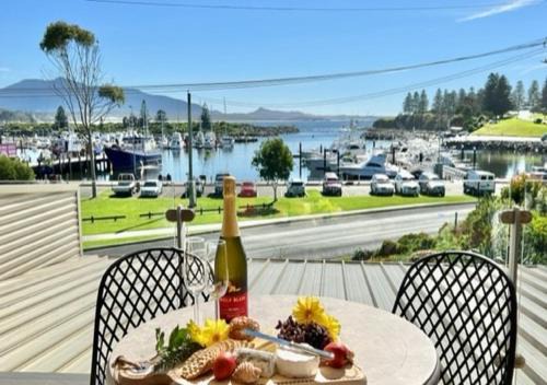 Bermagui Apartment | Bermagui Stays - 2 bedroom Apartment - Amazing views & location