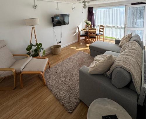 Great Yarmouth Ski Chalet | Bermuda Holiday Park Chalet Close To Beach