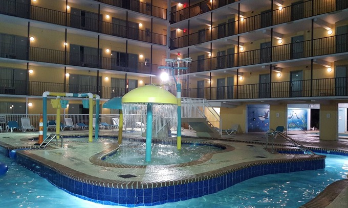 Downtown Myrtle Beach Hotel | Bermuda Sands on the Boardwalk