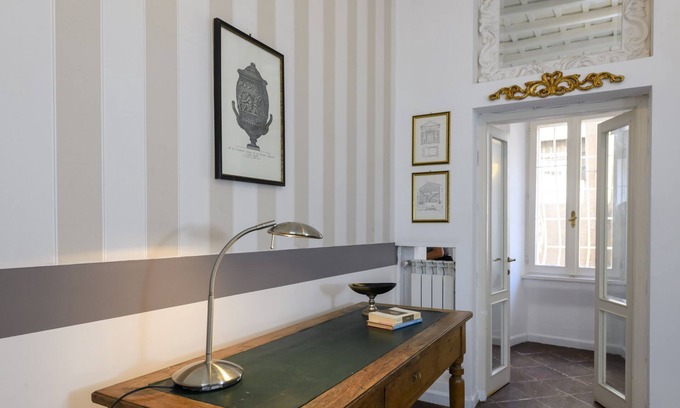 Rione XIV Borgo Apartment | Bernini al Borgo - St Peter Vatican