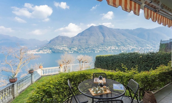 Moltrasio Apartment | Besana 9 On the Lake - Private Garden & Parking by Rent all Como