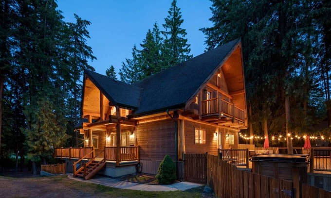 Scotch Creek Ski Chalet | Best Family Vacation Rental in Shuswap