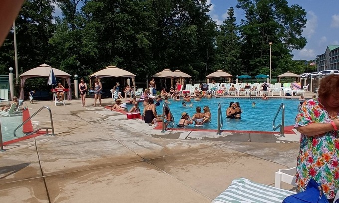 Lake Geneva Condo | Best location luxury studio suite on Lake Geneva walk downtown