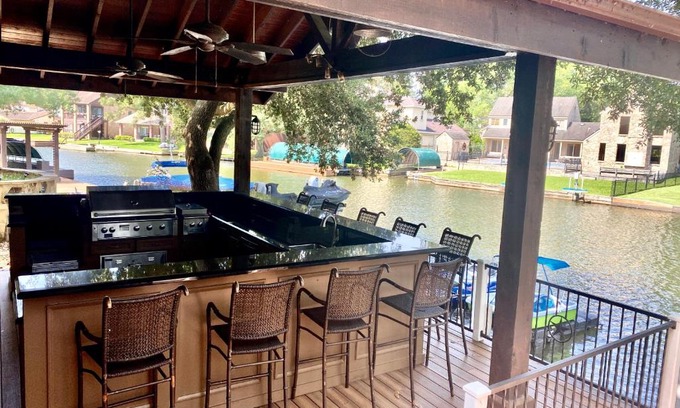 Walden on Lake Conroe House | Best of Lake Conroe - Sleeps 16 - Lakefront Memories
