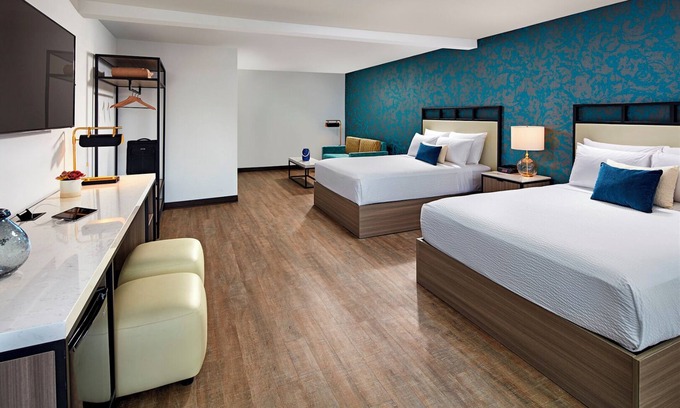 Beach Barber Tract Hotel | Best Place to Unwind! Family Room Near La Jolla's Top Attractions