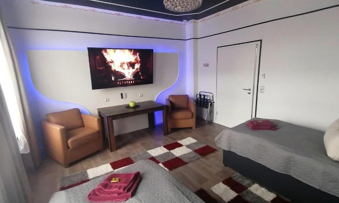 Wittenberge Apartment | Best-Preis -Gold Suite- mit Netflix, Self-Check-In, eBike Ladestation, Fahrradraum, WLAN, Netflix und Massagesessel - direkt am Elberadweg im Herzen von Wittenberge