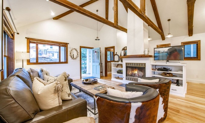 Downtown Park City House | BEST Ski In/Out location in the heart of Park City! Updated, clean and stocked.