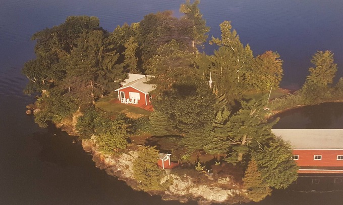 Leeds and the Thousand Islands Cottage | Best view of the 1000 IslandsnSummer 2026 is open and dates for September 2025