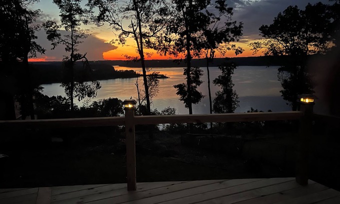 Rogers House | Best Views on Beaver Lake close to Rogers