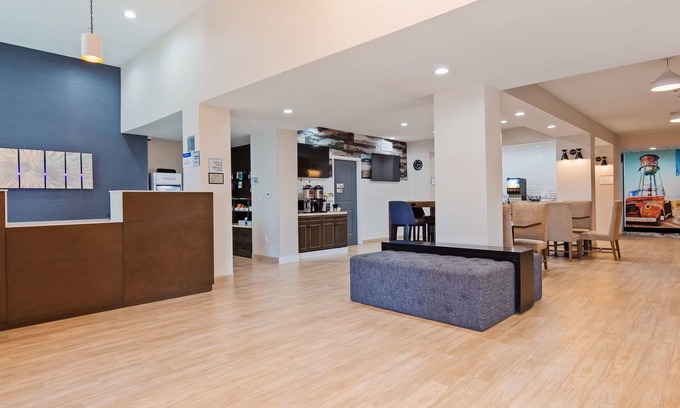 Barstow Hotel | Best Western Plus New Barstow Inn & Suites