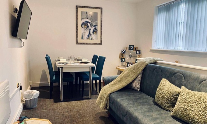 South Shore Apartment | Bethel Suite by Sasco Apartments
