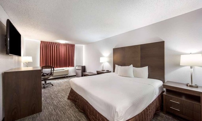 Grants Pass Hotel | Better Choice For Your Vacation! Accessible Location and Spacious Unit Awaits