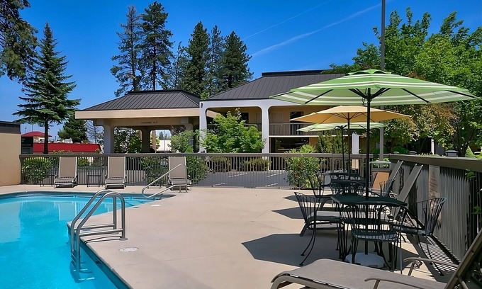 Orchard District Resort | Better Choice For Your Vacation! Spacious Unit. Near Dowtown!