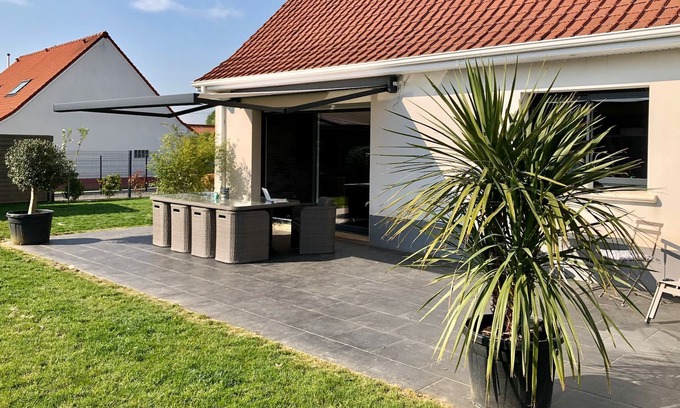 Escuilles House | Between capes and opal marshes