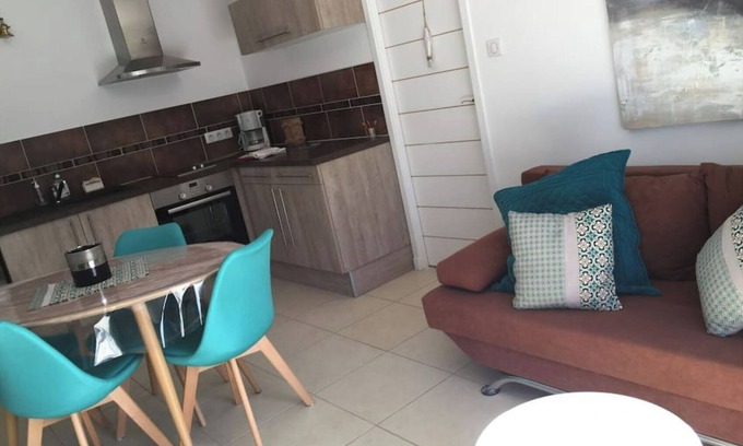 Saint-Pierre-d'Oleron Cottage | Between land & sea. Country atmosphere near the beach