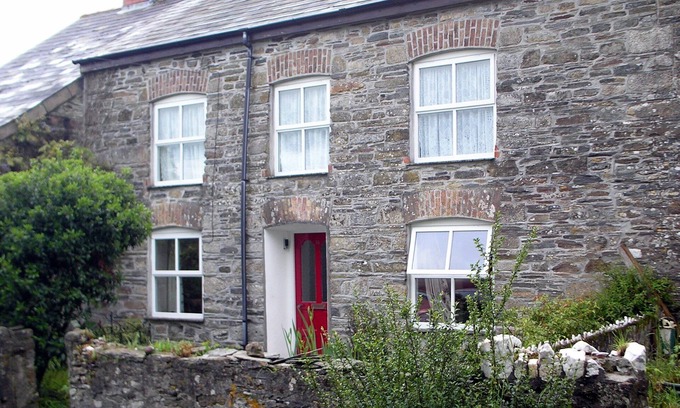 Camelford Cottage | Between Sandy Beaches and Rugged Moorland, ideal for Sand Castles and Walks!
