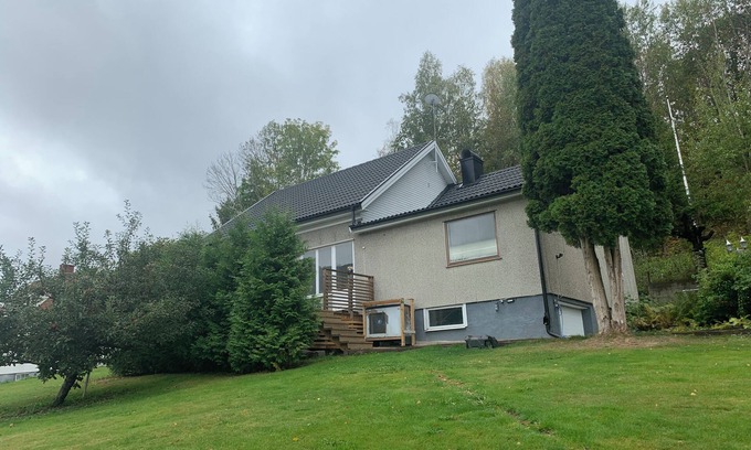 Lilla Edet Villa | Beutiful house with large garden
