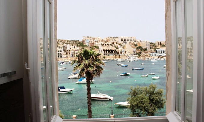 St. Paul's Bay Apartment | BH2 - Seafront 3 bedroom apt. - St Paul`s Bay, Back Terrace, Easy Parking/Busses