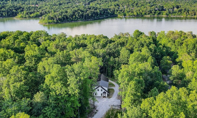 Cub Run House | Big and Beautiful @ Nolin Lake/ Mammoth Cave