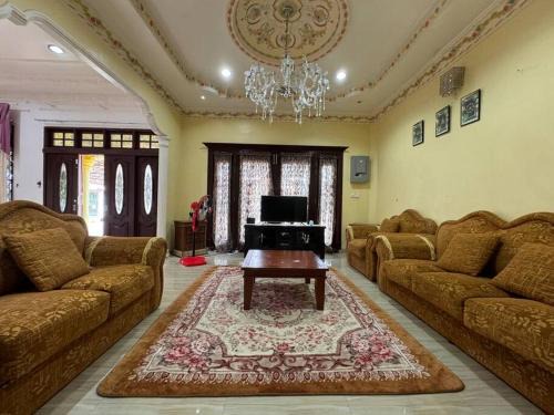 Pasir Puteh House | Big and cheap Homestay
