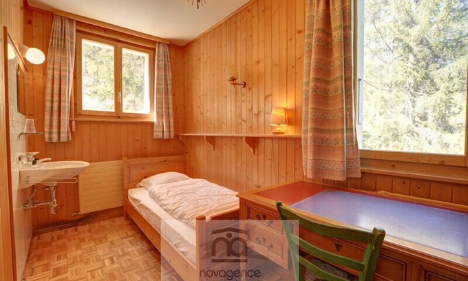 Anzere Ski Chalet | Big apartment with south facing balcony on two floors: GROUND FLOOR: entrance corridor, 2 bedrooms