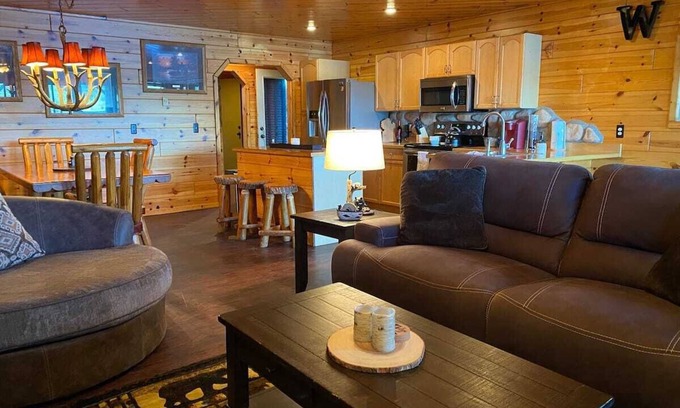 Curtis Township House | Big Bear Lodge 🐻🐾, On Lake w/Private Beach & Tiki Bar 🏖 Wi-fi & Dish Network!