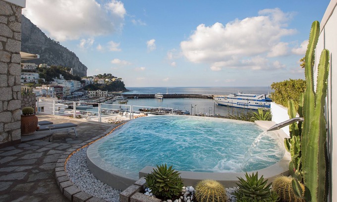 Marina Grande Villa | BIG VILLA WITH AMAZING INFINITY TERRACE JACUZZI SWIMMING POOL 10 MIN FROM "PIAZZETTA".