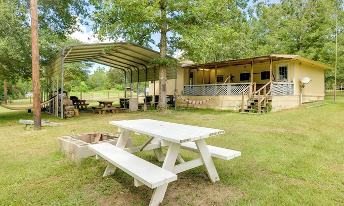 Cleveland Cottage | Bike & Hike On-Site: Inviting Cleveland Retreat!