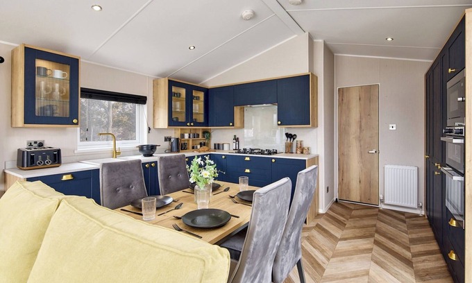 Great Houghton House | Billing Aquadrome 2 Bed Hot Tub Caravan MI19