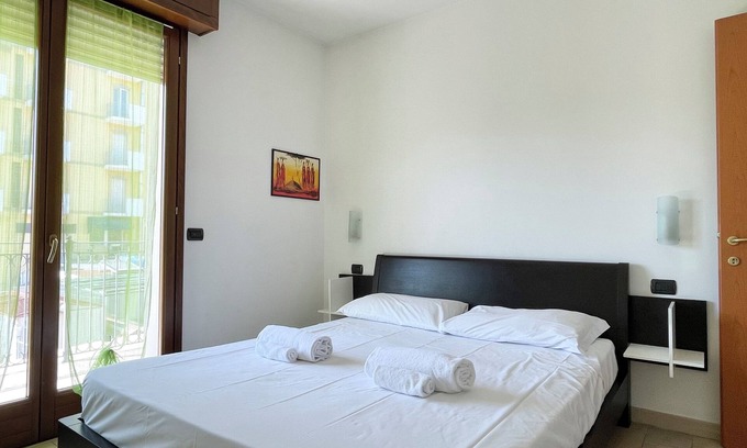 Viserbella Apartment | Bilocale con terrazzo e parcheggio – Alba Blu