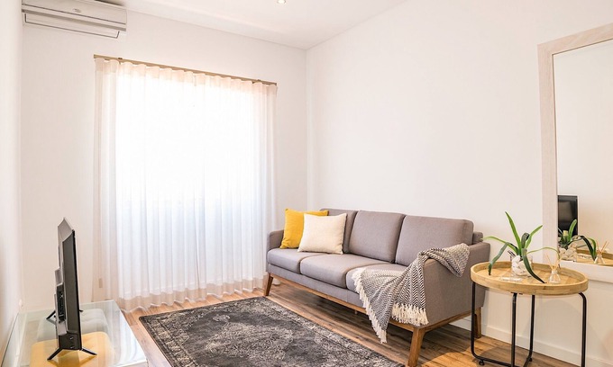 Se Apartment | Binge Green Apartment, Wifi, AC