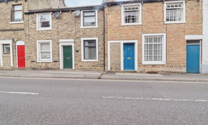 Skipton Cottage | BIRCH COTTAGE, pet friendly, character holiday cottage in Skipton