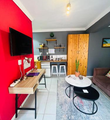 Greater Johannesburg Metropolitan Area House | Bird Song