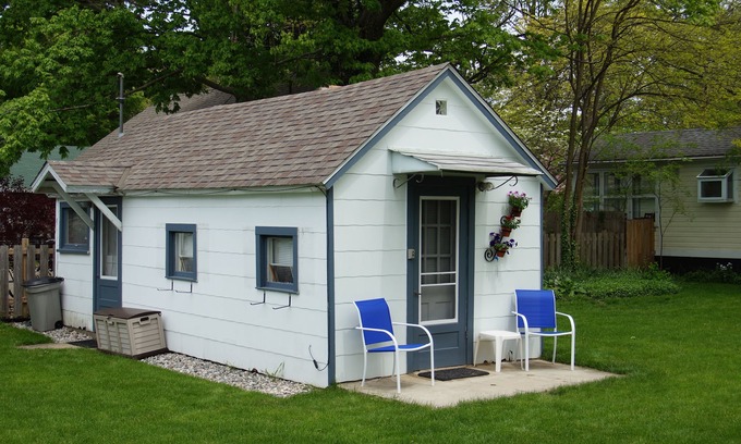 Saugatuck Cottage | Birky's Board Room Cottage on Butler St in Downtown Saugatuck